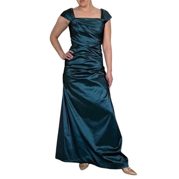 Tadashi Shoji Ruched Trumpet Maxi Gown in Teal Green Size 16 Plus. - Picture 1 of 13